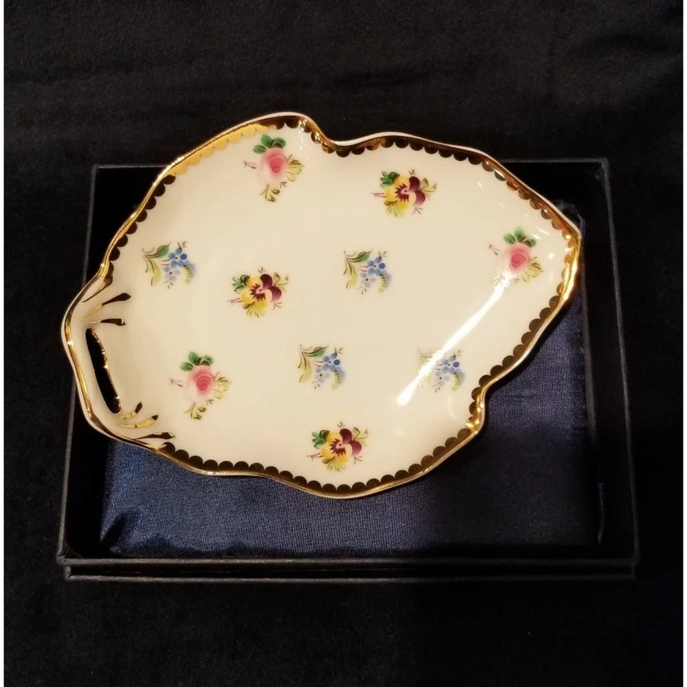 Vintage I.Godinger & Co. Rosebud Porcelain Plates Flowers Collection Set of 4